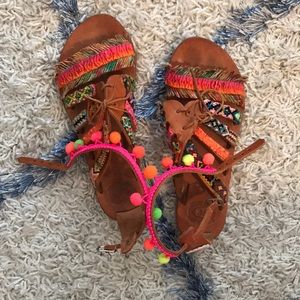 Elina lindarki Pom Pom sandals